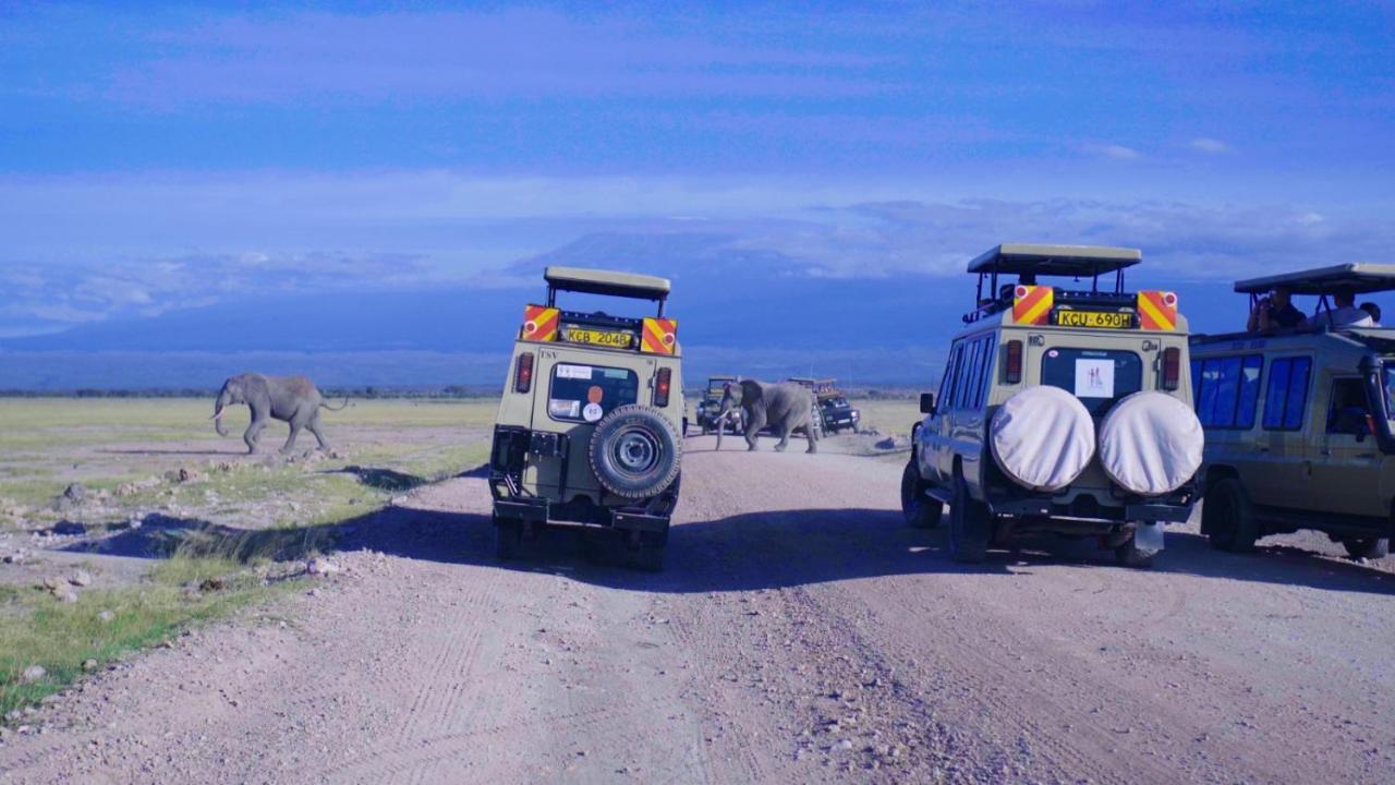 Amboseli Gateway Hotel Kimana エクステリア 写真