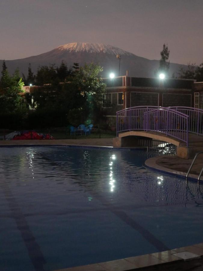 Amboseli Gateway Hotel Kimana エクステリア 写真